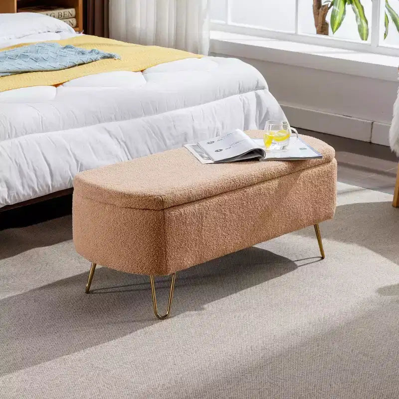 Banc ottoman de rangement moderne avec pieds en métal doré, banc d'entrée en fausse fourrure avec siège rembourré, banc de bout de lit pour le salon