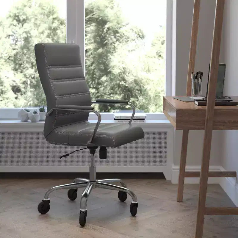 Fauteuil de bureau de direction pivotant Whitney haut dossier avec cadre noir, accoudoirs et roulettes transparentes