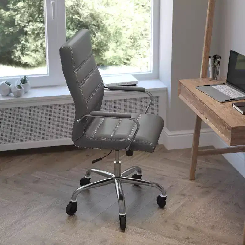 Fauteuil de bureau de direction pivotant Whitney haut dossier avec cadre noir, accoudoirs et roulettes transparentes
